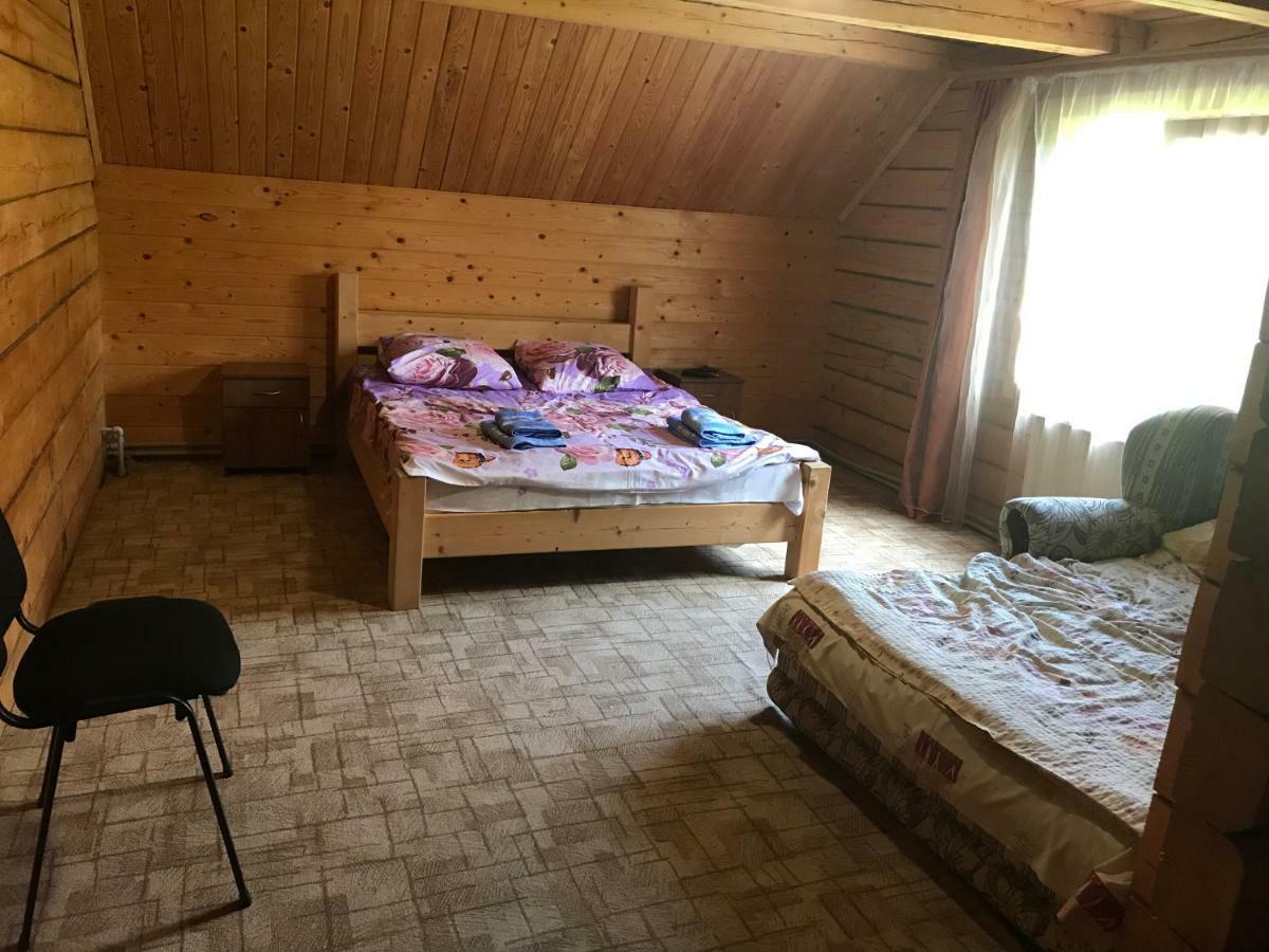 Садиба Гуцульський Двір Vorokhta Exterior photo